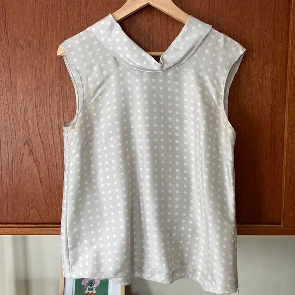 J Crew silk shantung scoop neck sleeveless shirt. Very Jackie O style. - Picture 2 of 7